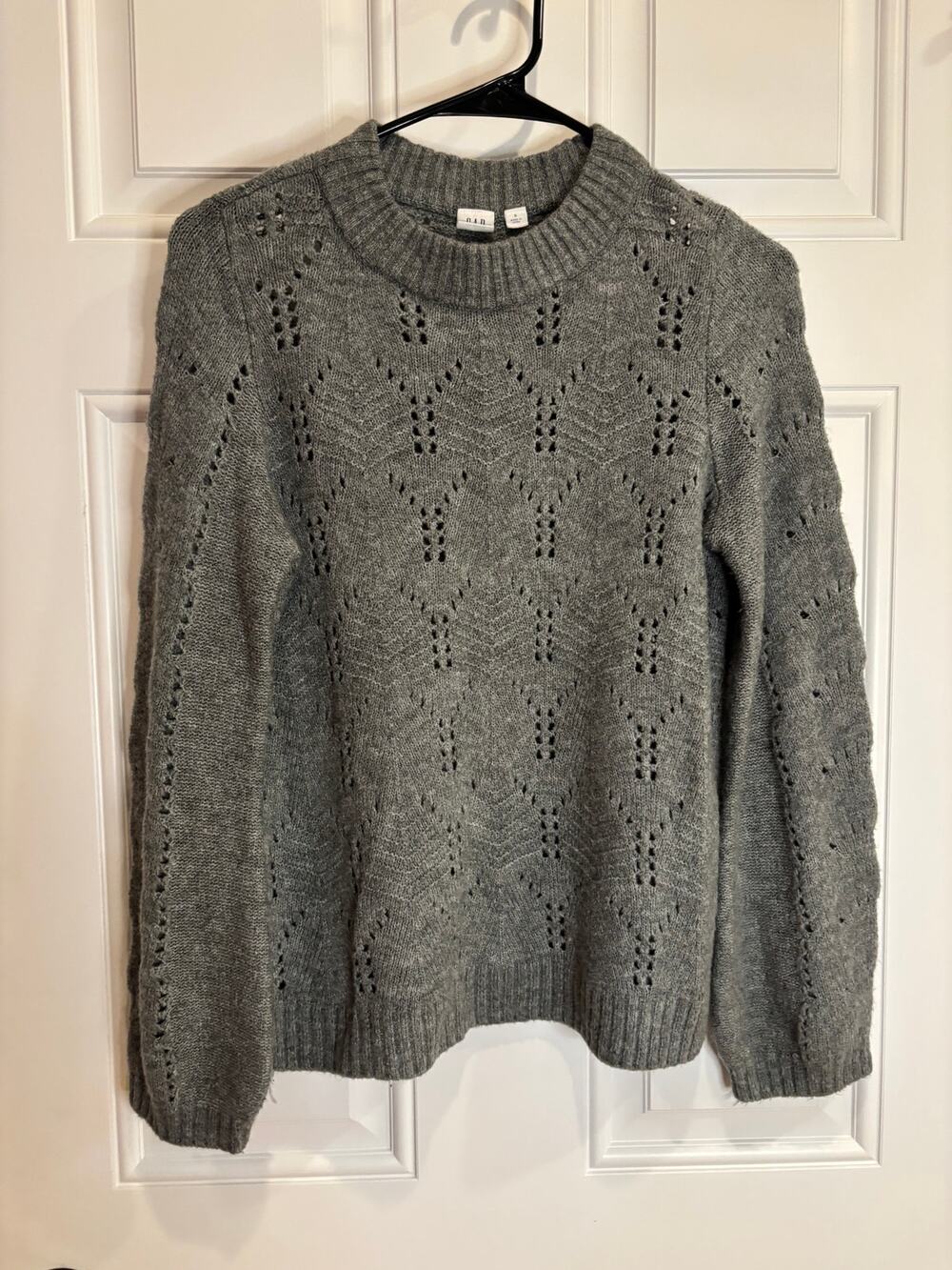 Gap Pointelle Knit Crewneck Sweater – Gray – Small